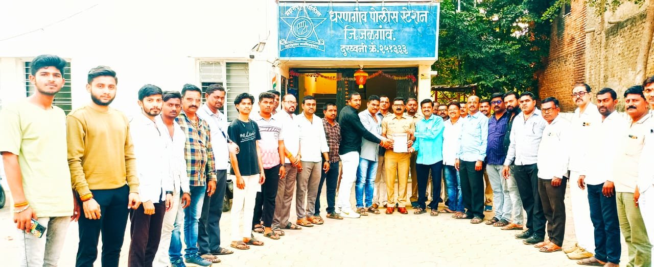 आक्षेपार्ह पोस्टमुळे धरणगावात तणावपूर्ण बंद; शिवेसेनेतर्फे पोलीस निरीक्षकांना निवेदन