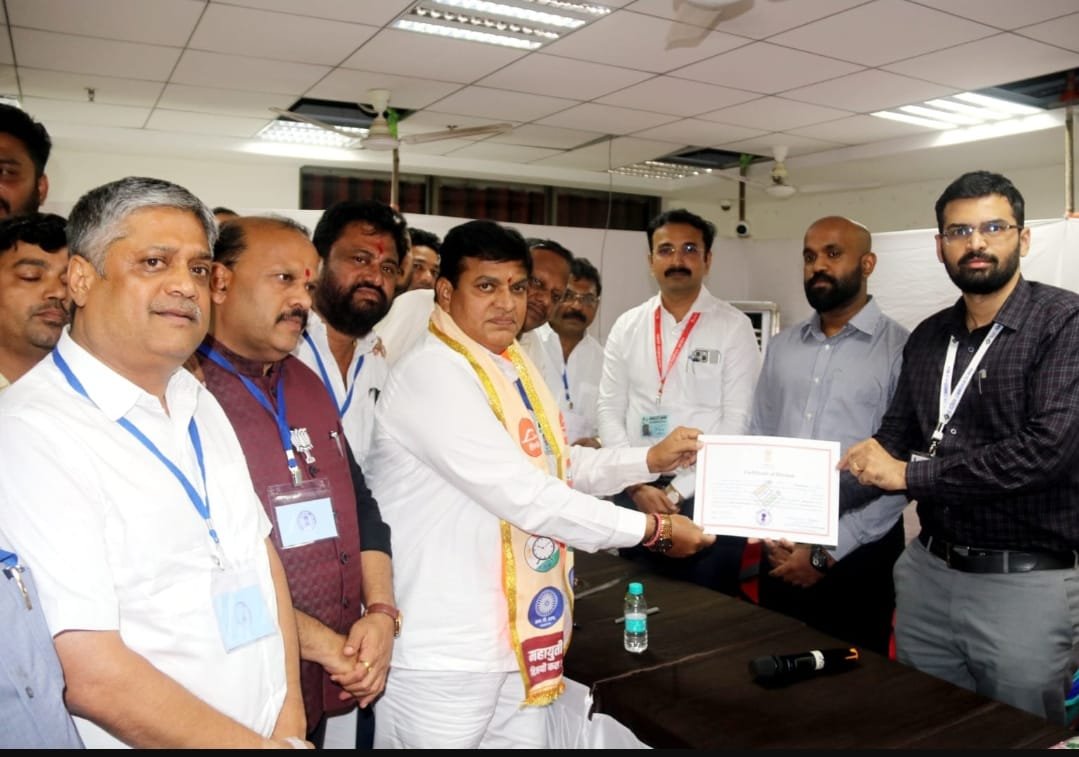 कल्याण पश्चिमेत घडला इतिहास; महायुतीचे उमेदवार विश्वनाथ भोईर सलग दुसऱ्यांदा विजयी !!  (42 हजारांहून अधिक मतांनी विश्वनाथ भोईर विजयी)