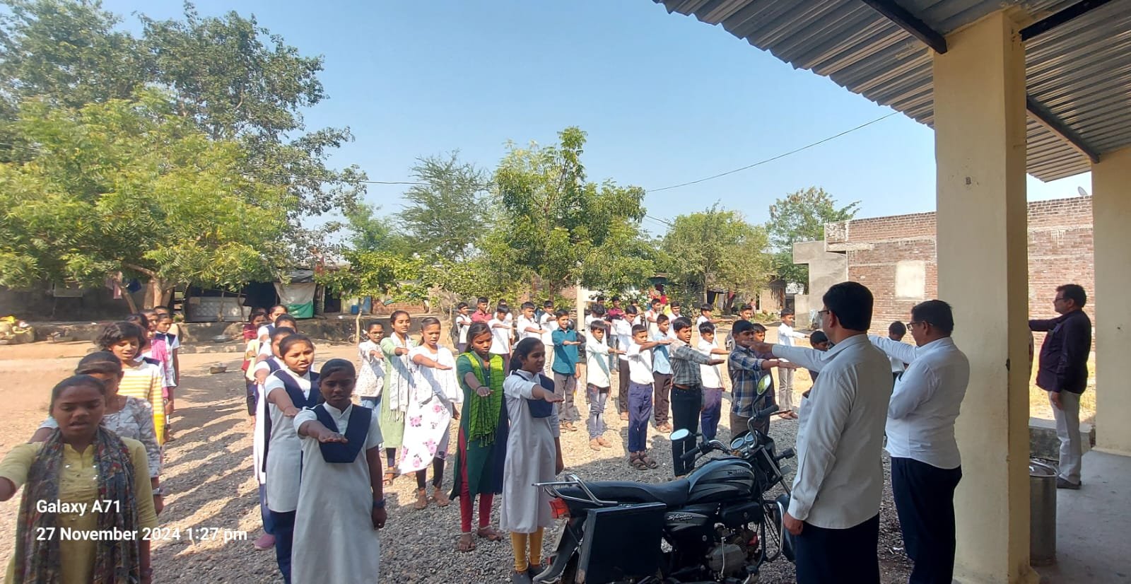 बालविवाह निर्मूलनासाठी संकल्प: जळगाव जिल्ह्यातील अमळनेर तालुक्यातील शाळांमध्ये जनजागृती कार्यक्रम