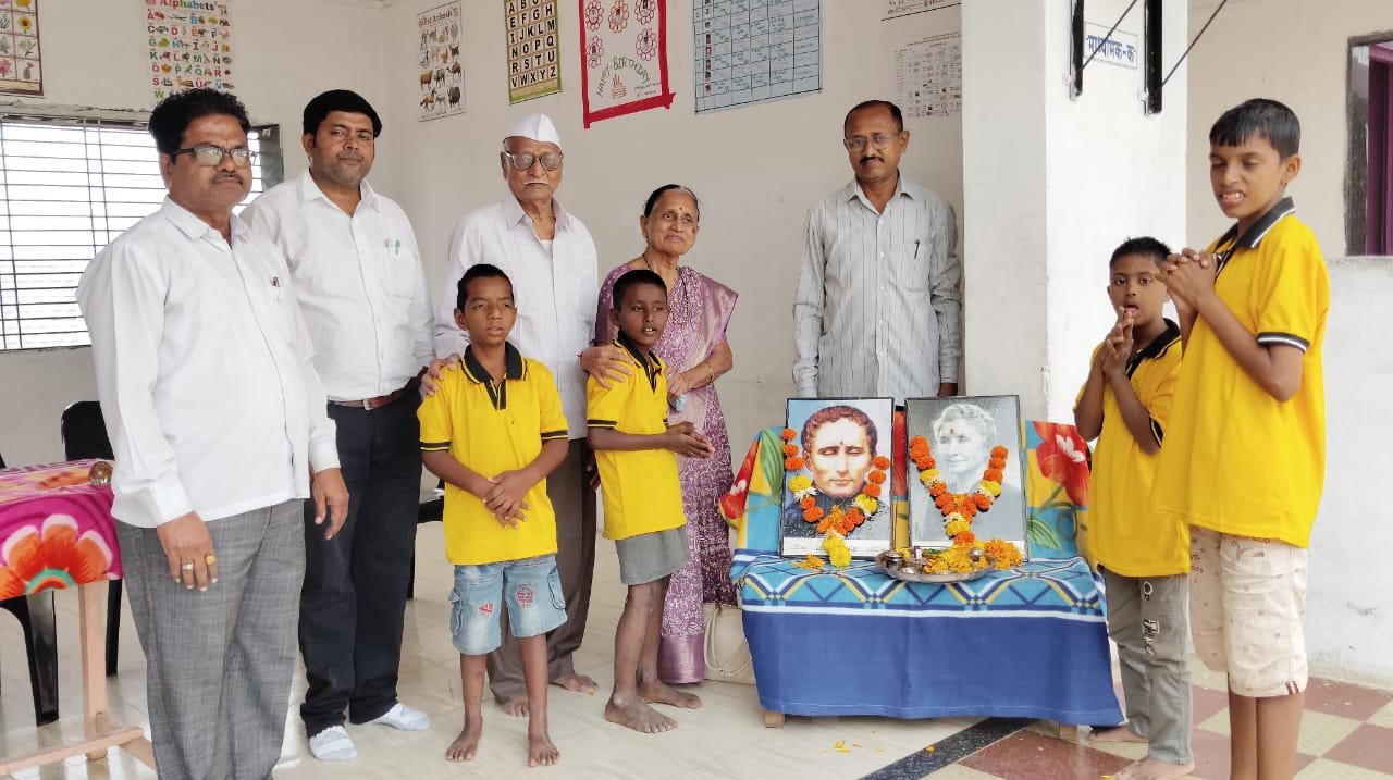 वाढदिवसाचे औचित्य साधत निवासी शाळेला आर्थिक भेट देत विशेष विद्यार्थ्यांसोबत केला आनंदोत्सव साजरा