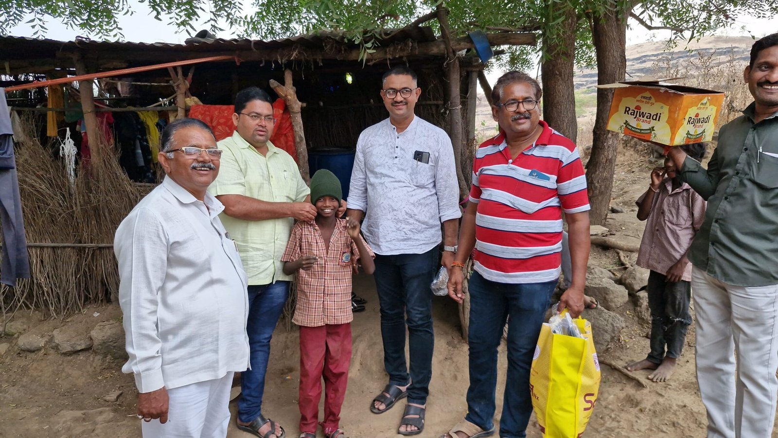 जेष्ठ पत्रकार डॉ. डिगंबर महाले यांचा वाढदिवस सामाजिक उपक्रमांनी साजरा