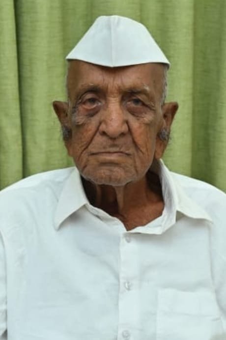 मारवड महाविद्यालयाचे प्राचार्य  डॉ वसंत देसले यांना पिताशोक