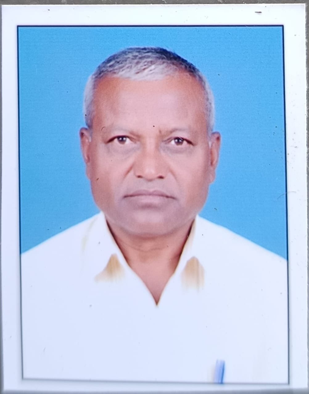 प्राथमिक शिक्षक सुरेश चौधरी यांचे अल्पशा आजाराने निधन,  आज सकाळी 11 वाजता आशीर्वाद नगर येथून निघणार अंतयात्रा  अमळनेर प्रतिनिधी