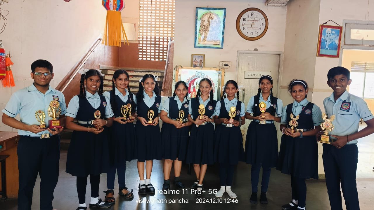 विज्ञान प्रदर्शनात गांधी बाल मंदिर ने पटकावली अनेक बक्षिसे