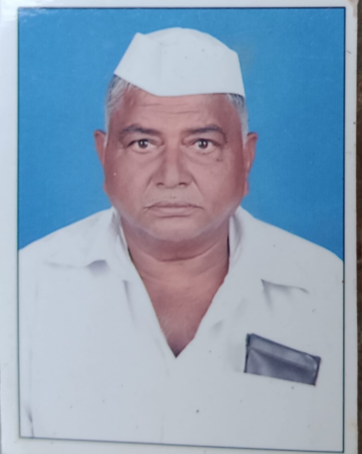 बापू बळीराम पाटील यांचे हृदयविकाराच्या झटक्याने निधन  आज मंगरूळ येथून राहत्या घरून 3 वाजता निघणार अंतयात्रा