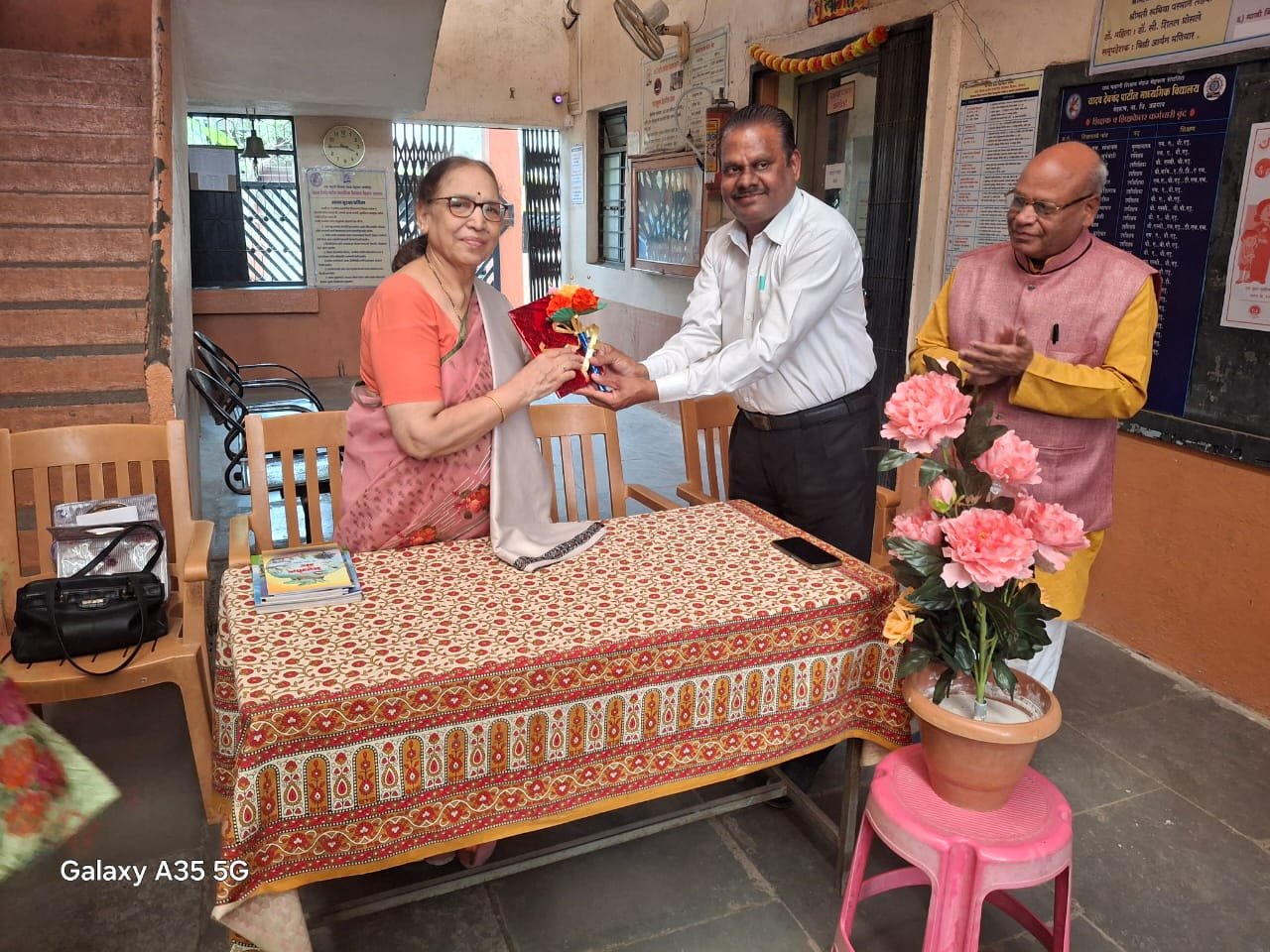 या.दे.पाटील माध्यमिक विद्यालयात पूज्य साने गुरुजींची जयंती विविध कार्यक्रमांनी संपन्न