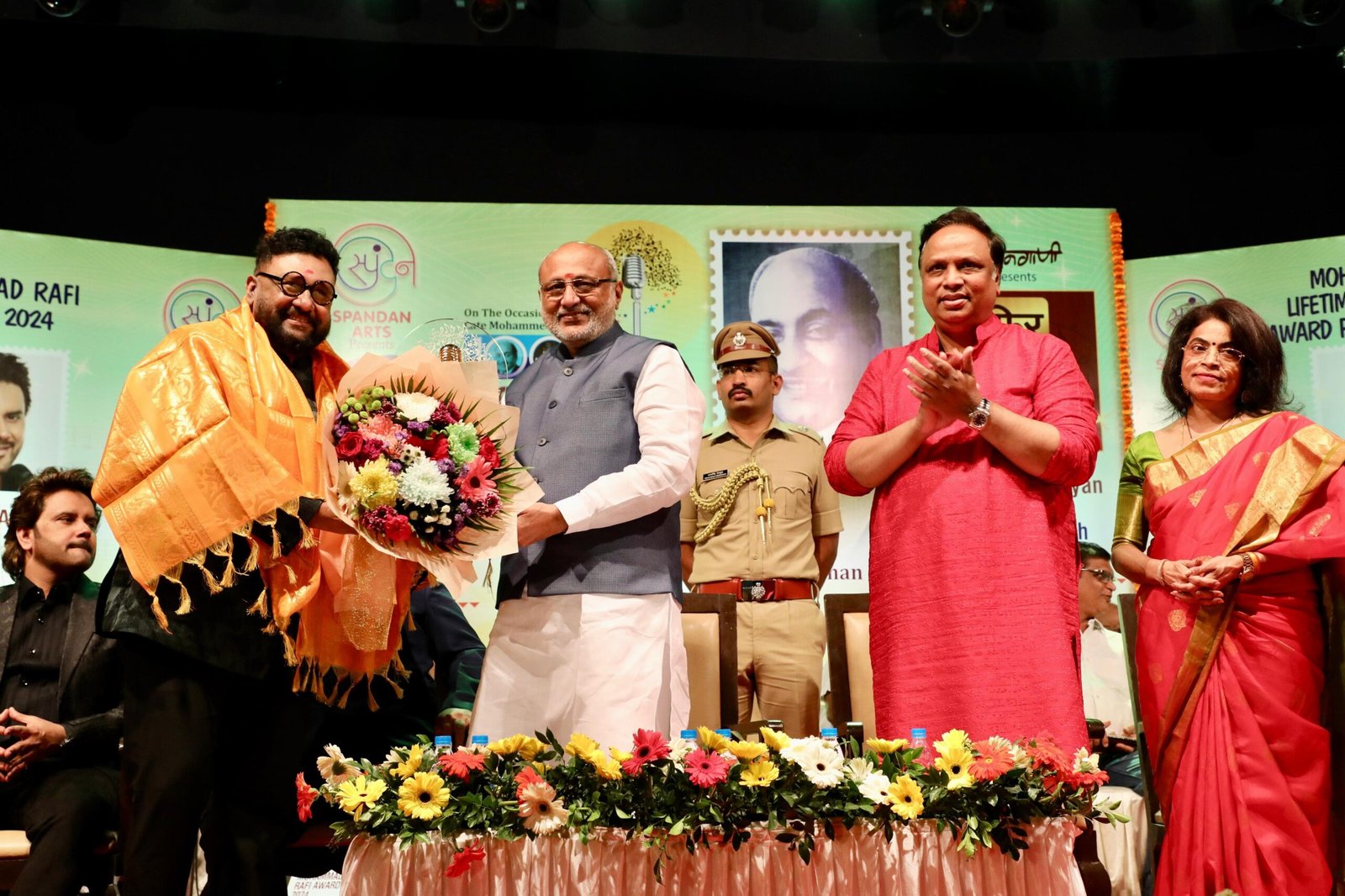 संगीत माणसाला जोडण्याचे काम करते – राज्यपाल सी. पी. राधाकृष्णन  राज्यपालांच्या हस्ते ‘मोहम्मद रफी’ पुरस्काराचे वितरण.