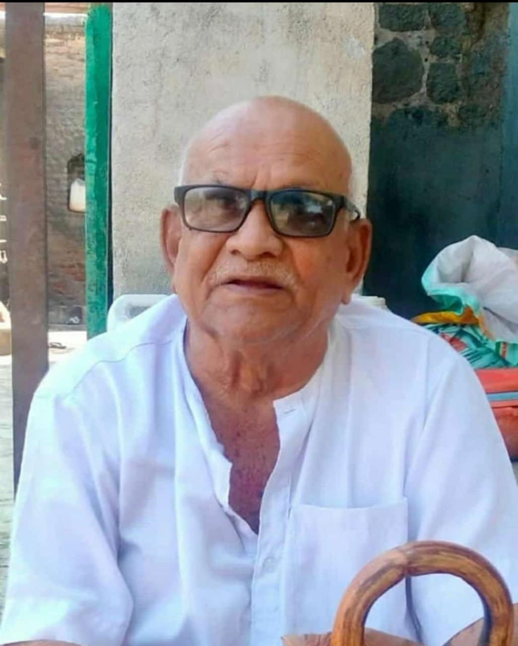 अमळनेर तालुक्यातील अंतुर्ली येथील रहिवाशी मन्साराम पाटील यांचे  वृद्धपकाळाने निधन