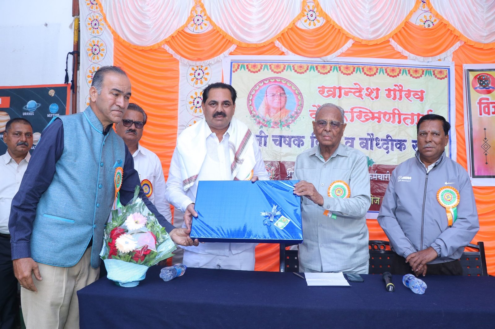 अमळनेर येथे स्मृती चषक क्रीडा व बौद्धिक स्पर्धेचे बक्षीस वितरण