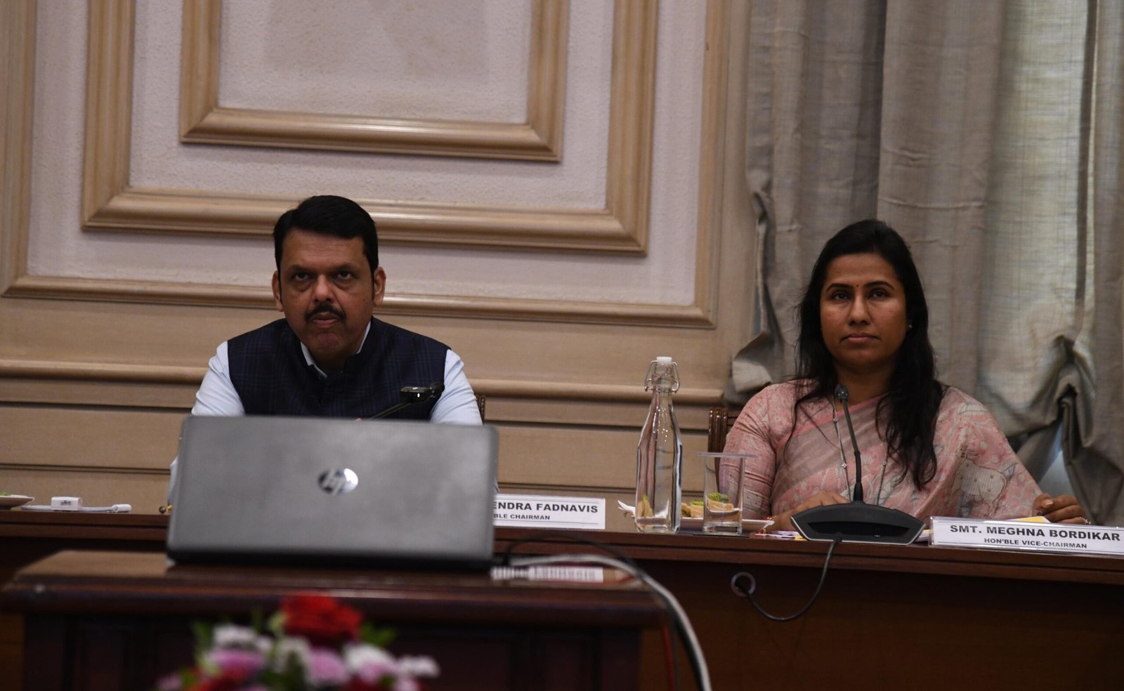 राज्यातील सौर ऊर्जा प्रकल्पांच्या कामांना गती देतानाच  त्यामध्ये गुणवत्ता राखण्याचे मुख्यमंत्री देवेंद्र फडणवीस यांचे निर्देश