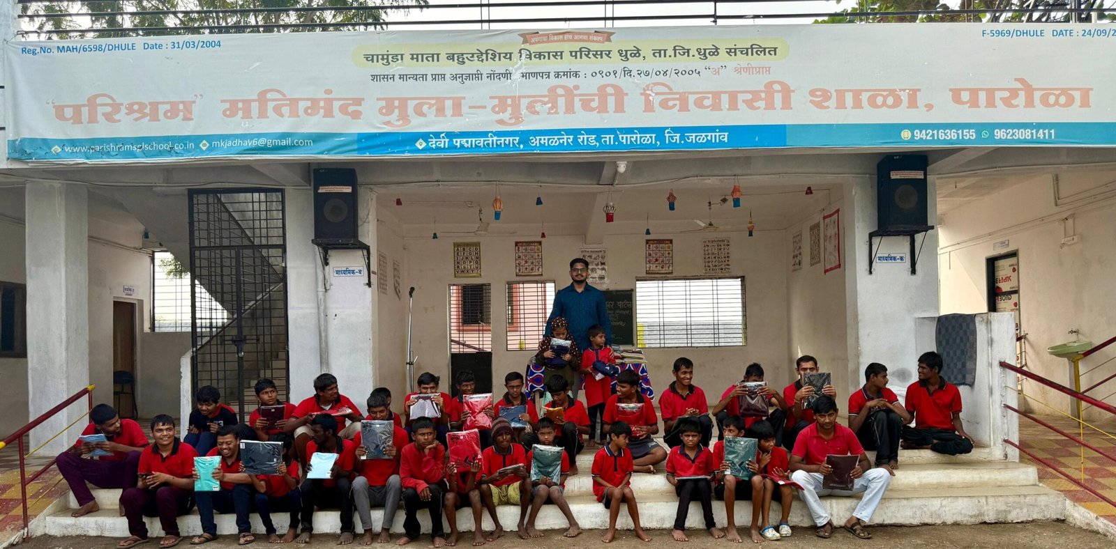 चामुंडा माता बहुउद्देशिय विकास परिसरातील निवासी शाळेत आंतरराष्ट्रीय डायरेक्टरची सदिच्छा भेट