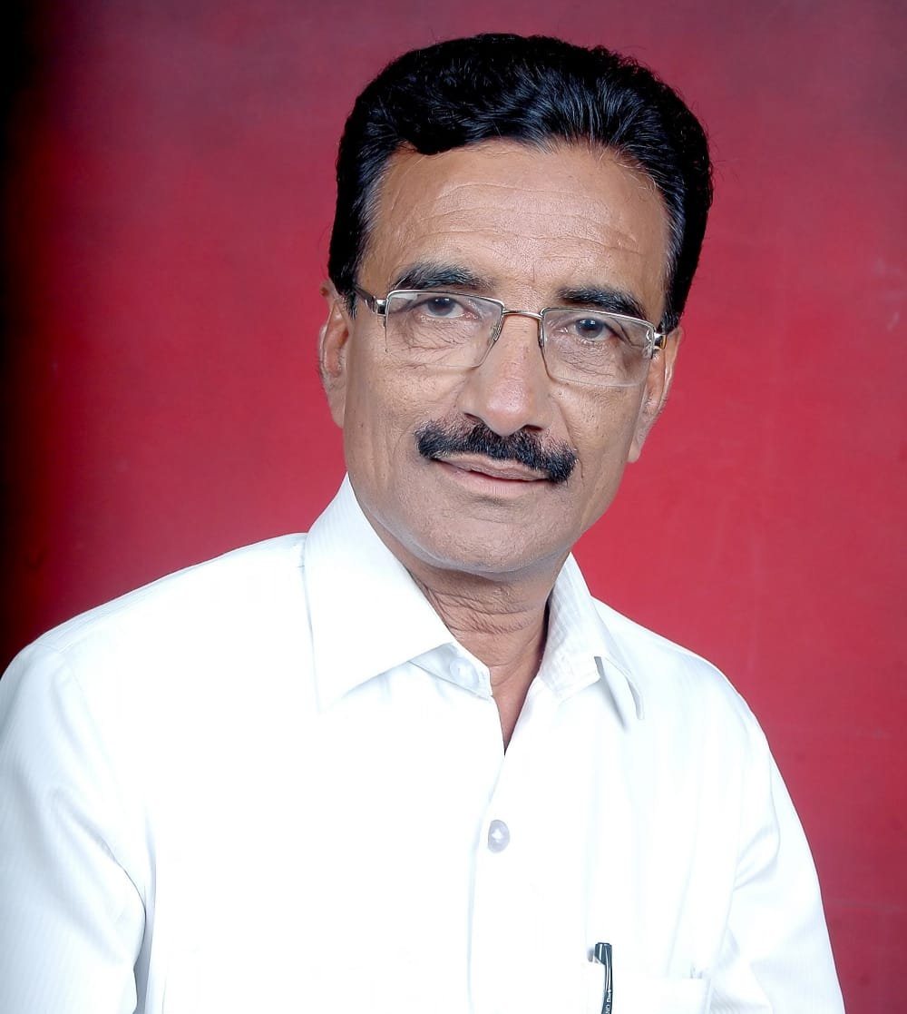 महाराष्ट्र गुजरात कर्नाटक राज्याच्या शालेय व विद्यापीठीय अभ्यासक्रमात कवी प्रा.वा. ना.आंधळे यांच्या कविता समाविष्ट