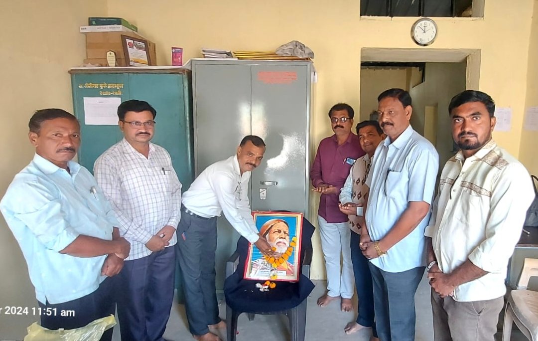 देवगाव देवळी हायस्कूल मध्ये संत गाडगेबाबा पुण्यतिथी निमित्ताने अभिवादन…