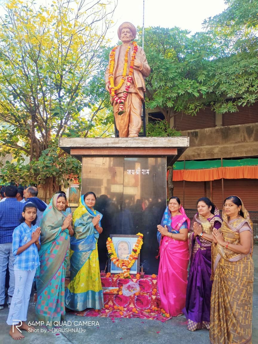 धरणगावात सावित्रीमाई जन्मोत्सवानिमित्त प्रतिमापूजन व अभिवादन !..  सावित्रीमाई फुले समस्त महिलांसाठी प्रेरणास्थान : तुळशीराम माळी