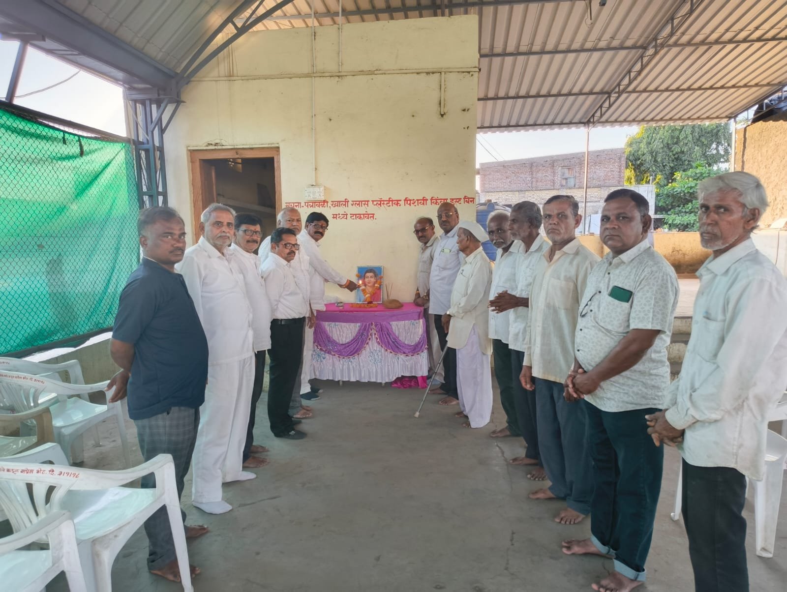 क्षेत्रीय फुलमाळी समाजाच्या वतीने सावित्रीबाई फुले जयंती निमित्ताने अभिवादन