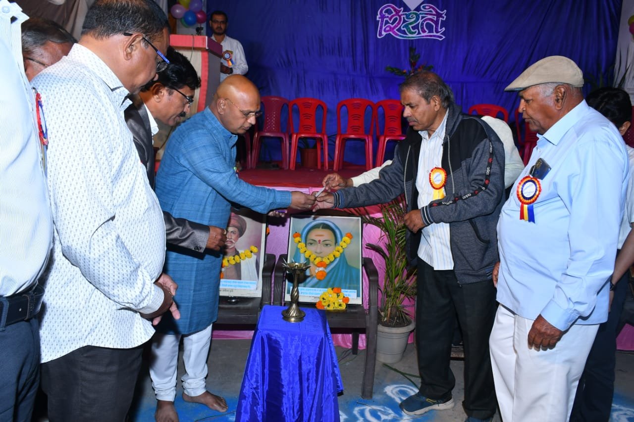 पिंपळी ता.अमळनेर येथे…… सावित्रीबाई फुले जयंती महोत्सवानिमित्त रिश्ते या विषयावर सांस्कृतिक कार्यक्रम संपन्न..