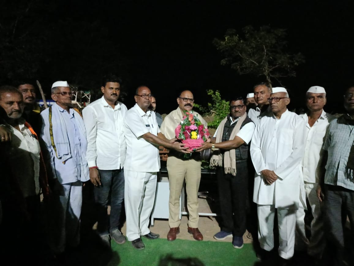 अमळनेर पोलीस निरीक्षक विकास देवरे यांचा माहिजी माता यात्रोत्सवात झाला सन्मान