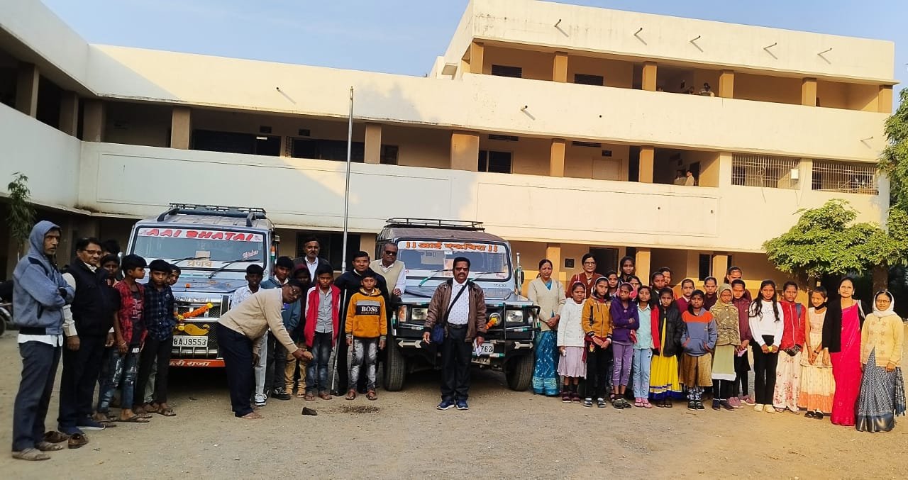 श्रीमती इंदिरा गांधी विद्या मंदिर शाळेची शैक्षणिक सहल संपन्न —–!