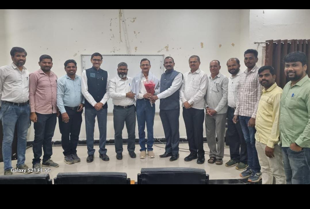 नवीन शैक्षणिक उंची गाठणारे प्रा. अनिल पाटील – भूगोलातील पीएच.डी. मिळाल्याबद्दल सर्वत्र अभिनंदन!