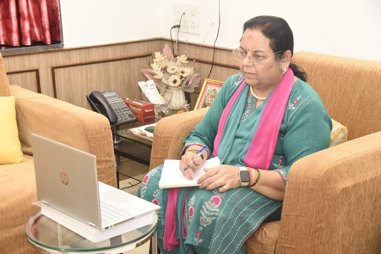 ऑनर किलिंग रोखण्यासाठी प्रत्येक जिल्ह्यात ‘सुरक्षागृह’या निर्णयाची प्रभावी अंमलबजावणी करावी- उपसभापती डॉ. नीलम गोऱ्हे यांचे निर्देश*