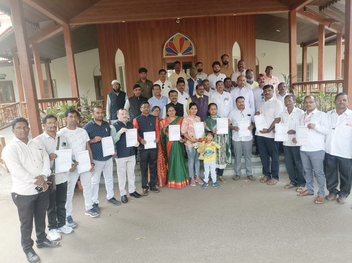 डिजिटल मीडिया कोल्हापूर जिल्हाध्यक्षपदी भाऊसाहेब फास्के, शहराध्यक्षपदी अझरुद्दीन मुल्ला यांची एकमताने निवड* *—————————-* *संस्थापक अध्यक्ष राजा माने यांच्या अध्यक्षतेखाली पदाधिकारी निवडी : फेब्रुवारीच्या शेवटच्या आठवड्यात सावंतवाडीत तिसरे राज्यस्तरीय अधिवेशन होणार असल्याची घोषणा*