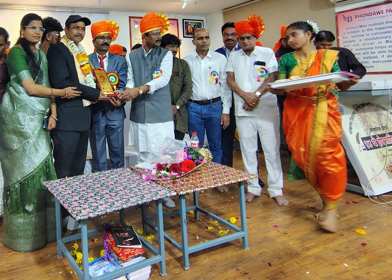 .मुरलीधर बेडगे यांना १४वे झेप साहित्य संमेलन मध्ये राष्ट्रीय जीवन गौरव २०२५ पुरस्काराने सन्मानित