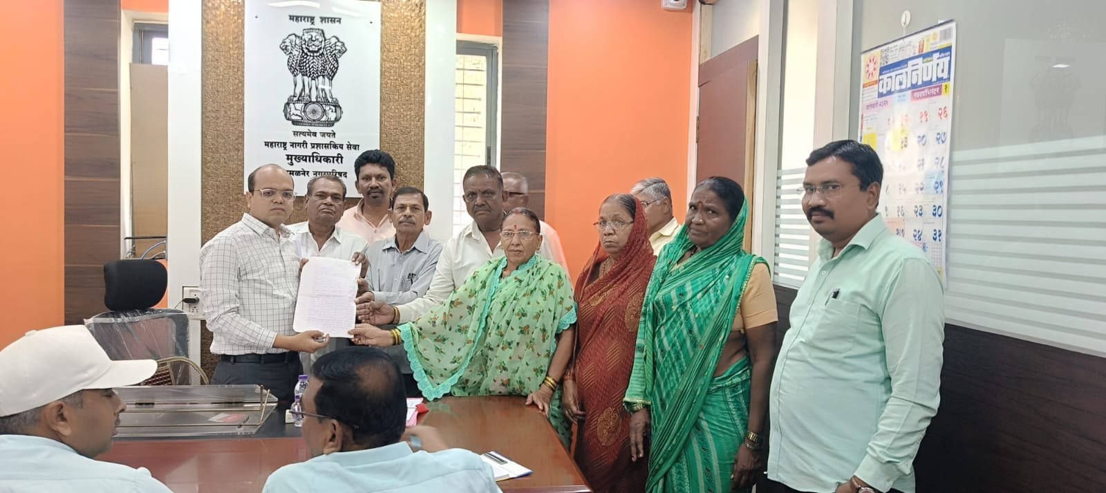 गुरुकृपा कॉलनीतील संकट: रहिवाशांनी रस्ते आणि गटार दुरुस्तीची केली मागणी!