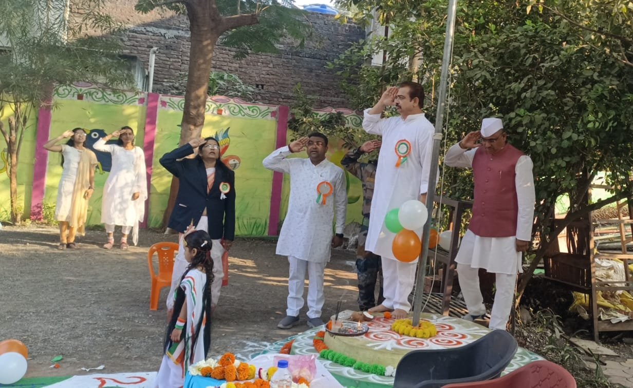 अमळनेर सी .आर .पाटील इंटरनॅशनल स्कूल तांबेपुरा येथे प्रजासत्ताक दिवस उत्साहाने साजरा