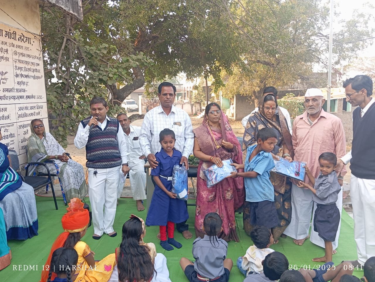प्रजासत्ताक दिनानिमित्त तांदळीत ध्वजारोहण आणि शालेय गणवेश वितरणाचा विशेष कार्यक्रम