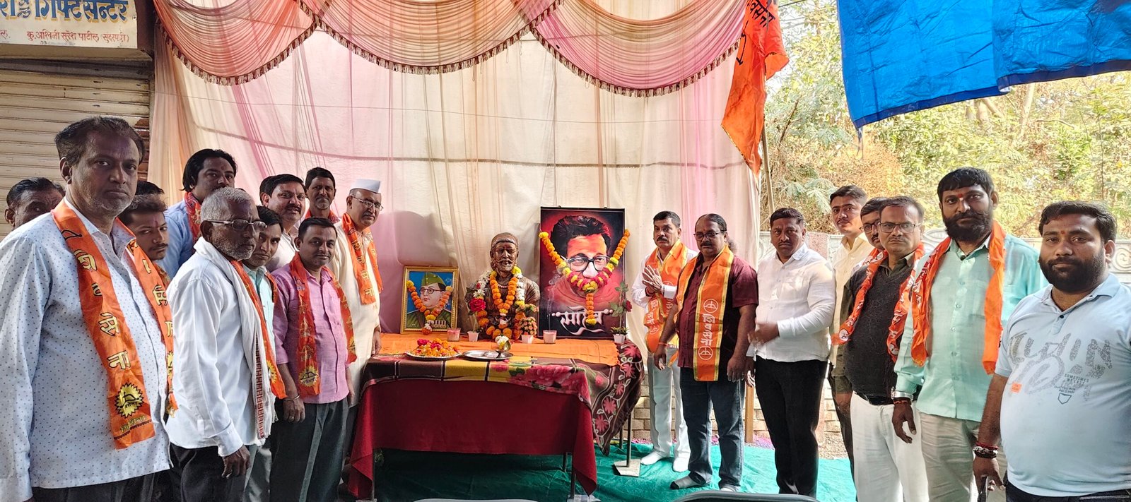 अमळनेरला शिवसेना पक्षप्रमुख बाळासाहेब ठाकरे यांच्या जयंती निमित्त शिवसेना कार्यालयात भव्य अभिवादन सोहळा संपन्न