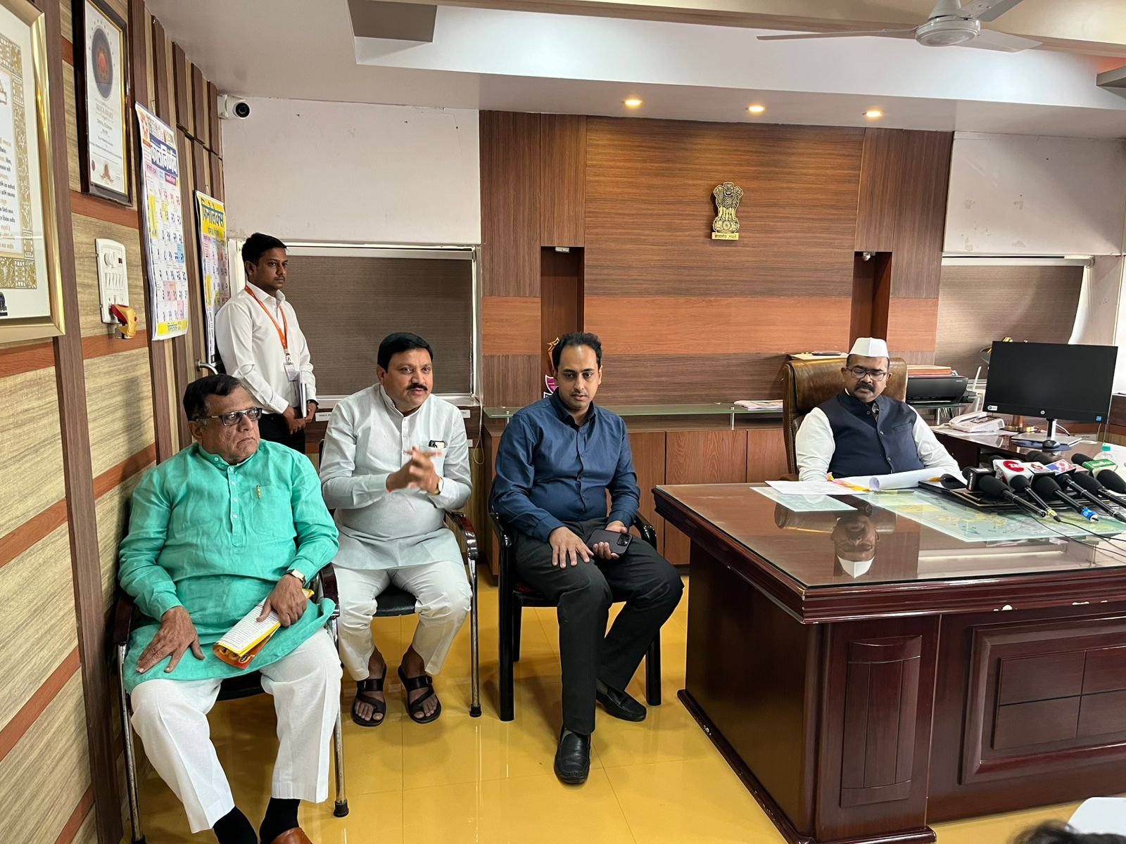 अण्णासाहेब पाटील आर्थिक मागास विकास महामंडळाची आढावा बैठक