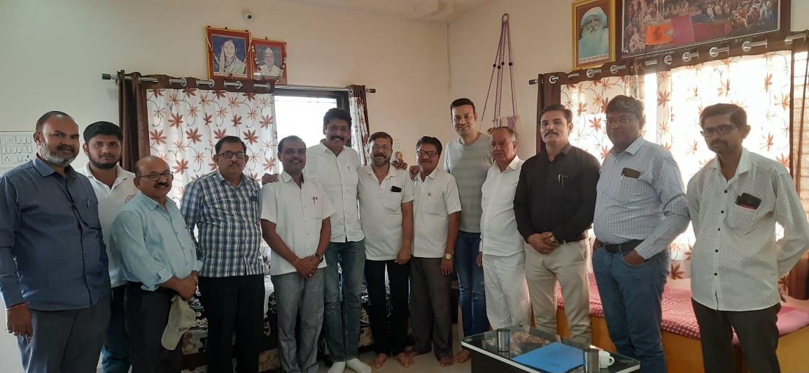 लाड सुवर्णकार (सोनार) समाज कार्यकारिणी ची बैठक उत्साहात संपन्न.*