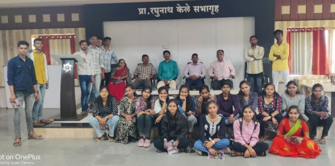 प्रताप महाविद्यालयातील मराठी विभागाचा अभ्यास दौरा संपन्न* ———————————