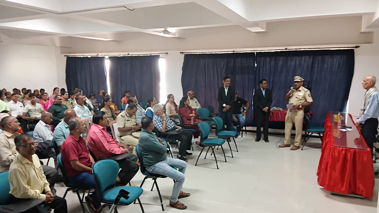 हरीश संघवी यांना शासनाचा ‘पर्यावरण मित्र’ पुरस्कार व प्राचार्य डॉ.संभाजी सगरे ” गुणवंत शिक्षक” पुरस्काराने सन्मानित.  *श्री महावीर एज्युकेशन सोसायटीचे कार्य हे विद्यार्थी व पालकांसाठी प्रेरणादायी आहे,: डॉ.मनिलाल शिंपी*