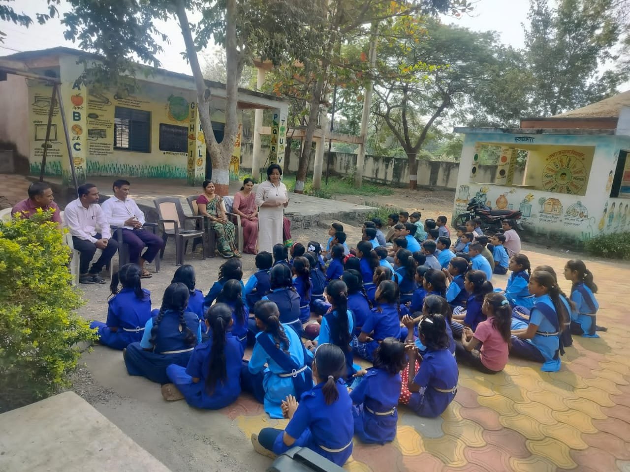 वा.रा. सोनार यांच्या स्मृती दिनानिमित्त ‘वाचन संस्कृती’ साजरी, जैतपूरमध्ये विद्यार्थ्यांना पुस्तक भेट