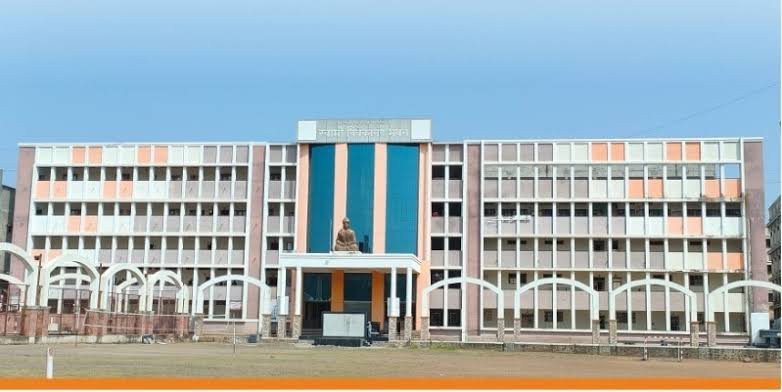 केंद्रीय संस्कृत मेधावी शिष्यवृत्तीसाठी मूळजी जेठा (स्वायत्त) महाविद्यालयाच्या स्वामी विवेकानंद कनिष्ठ महाविद्यालयातील 31 विद्यार्थ्यांची निवड.*