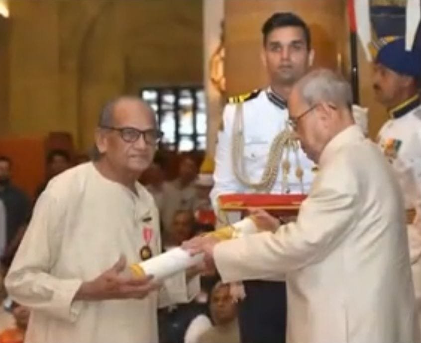 नाबाद १००;द ग्रेट शिल्पकार पद्मभूषण राम सुतार