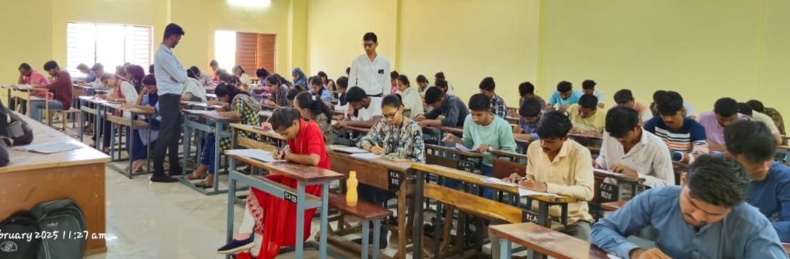 प्रताप’ मध्ये भव्य सामान्य ज्ञान परीक्षा संपन्न* ——————————————— ● शिवजयंती निमित्त स्पर्धा परीक्षेचे आयोजन ● 197 विद्यार्थ्यांनी घेतला उत्स्फूर्तपणे सहभाग ● प्राचार्य डॉ.अरुण जैन,ऍड चंद्रभान पाटील,डॉ.जितेंद्र पाटील यांचे मिळाले सहकार्य