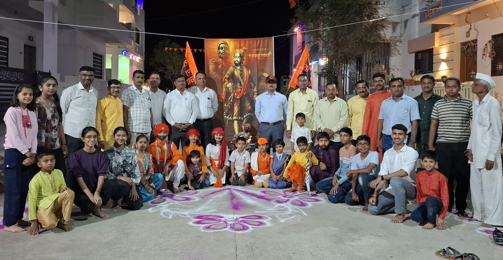 “मंदोदराबाई देशमुख नगरमध्ये शिवजयंती: नागराज पाटील यांच्या हस्ते शिवाजी महाराजांचे पूजन आणि नाटिका सादरीकरण!”