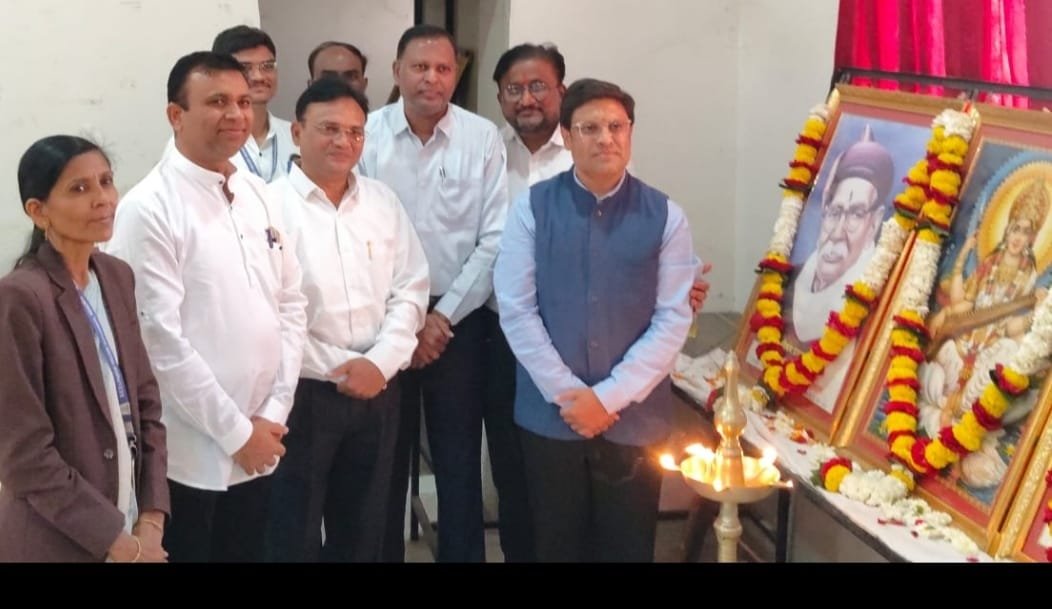 हिंदी भारत की भाषा है*- *डॉ.संदीप सपकाळे यांचे प्रतिपादन*