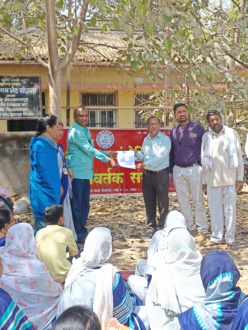आशा स्वयंसेविकांचे बेमुदत उपोषण स्थगित*  -गटविकास अधिकारी यांनी दिले संघटनेला लेखी पत्र