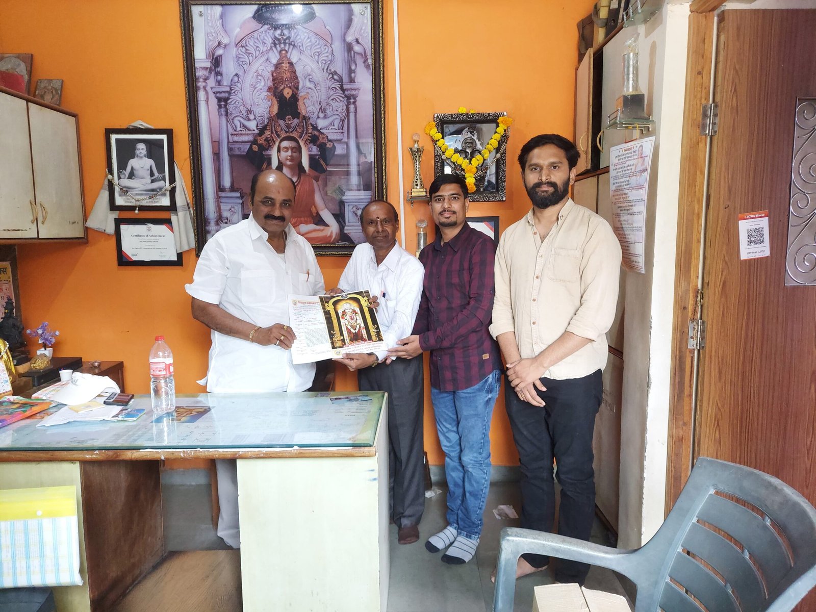 संतश्रेष्ठ ज्ञानेश्वर महाराज संस्थान आणि श्री ज्ञानेश्वर महाराज चरित्र समिती आळंदी देवाची यांच्या वतीने डॉ. शिवचरण उज्जैनकर यांचा झाला आळंदीत सत्कार*