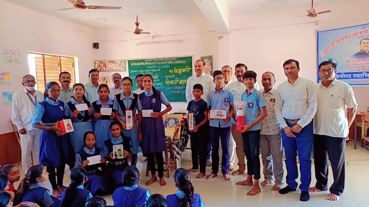 सुनील भाऊ भंगाळे यांचा वाढदिवस निबंध स्पर्धाच्या माध्यमातून साजरा !!!