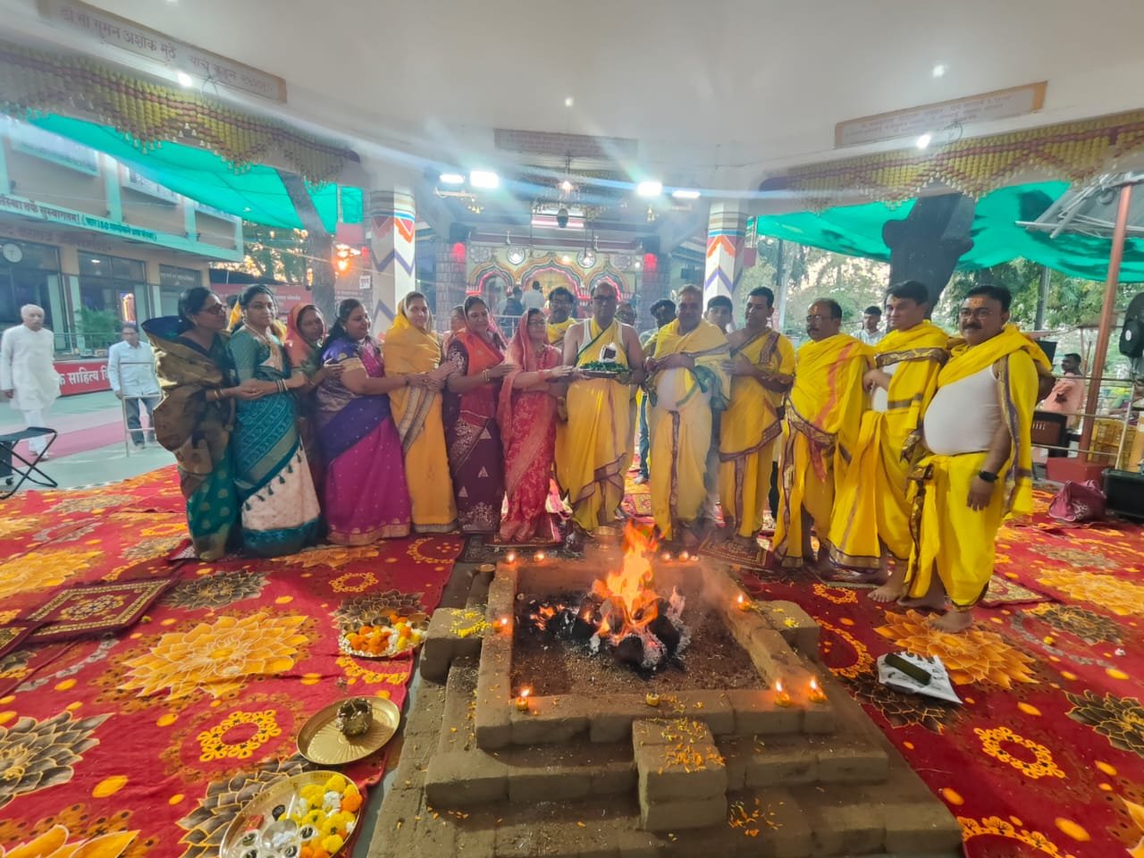 श्री मंगळ ग्रह मंदिर येथे महारुद्र व महाशिवाभिषेक