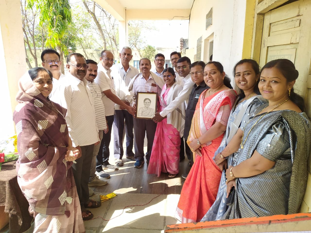 व्ही . झेड. पाटील हायस्कूल शिरूड च्या उपशिक्षिका रत्नप्रभा मोरे- बिऱ्हाडे सेवानिवृत्त.