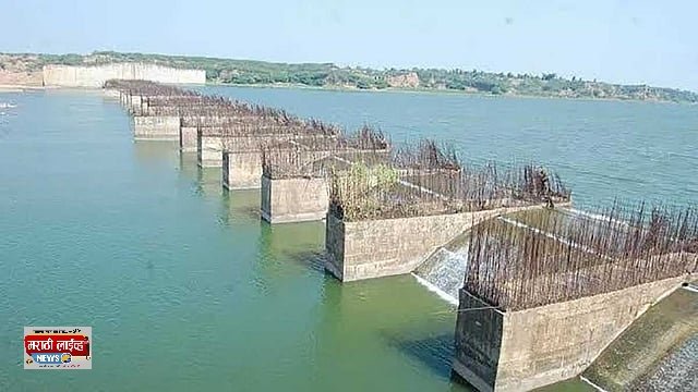 पाडळसरे धरणाच्या निधीसाठी जन आंदोलनाची तयारी: खेडी भोकरी पुलावरून संघर्षाचा इशारा”  **जलसंपदा मंत्री आणि संबंधित अधिकाऱ्यांना कठोर संदेश**  – **२५ वर्षांच्या विलंबानंतर, निधीची मागणी करणारं आंदोलन**  – **खेडी भोकरी पुलाच्या निधींचा पुनर्वाटप: धरणाच्या विकासासाठी धोका**  – **अमळनेर जनतेची एकजुटीची गूंज: आंदोलकांची ग्वाही**  – **राज्यसरकारसमोर विशिष्ट निधीची आवश्यकता आणि जन अपेक्षा**  – **सामाजिक संघटनांचा आवाज: निधीवाटपात चांगलासा विचार आवश्यक**