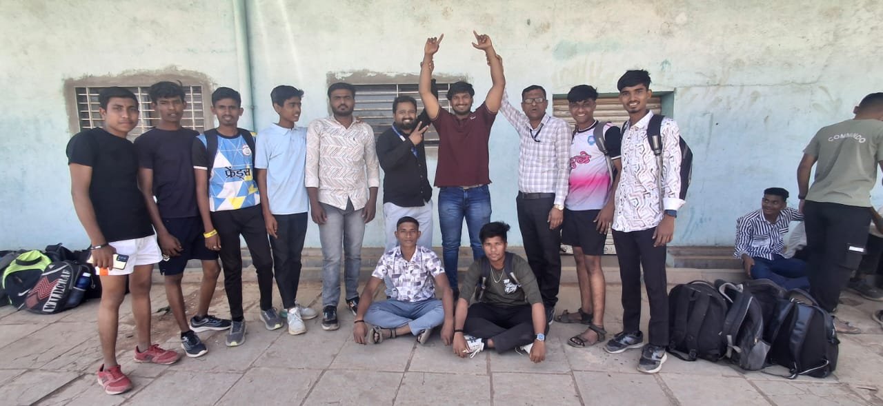 विवेकानंद बडगुजरने “महाकुंभ क्रीडा स्पर्धा” मध्ये जिल्ह्यात पहिला क्रमांक मिळवला: संत सखाराम महाराज औद्योगिक प्रशिक्षण संस्थेचा अभिमान