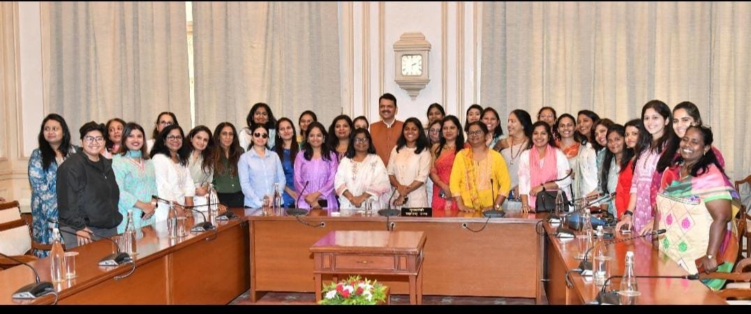 महिला दिनानिमित्त महिला पत्रकारांशी मुख्यमंत्र्यांचा संवाद. महिलांच्या सुरक्षिततेसाठी शासन कुठेही कमी पडणार नाही.*मुख्यमंत्री देवेंद्र फडणवीस यांची ग्वाही