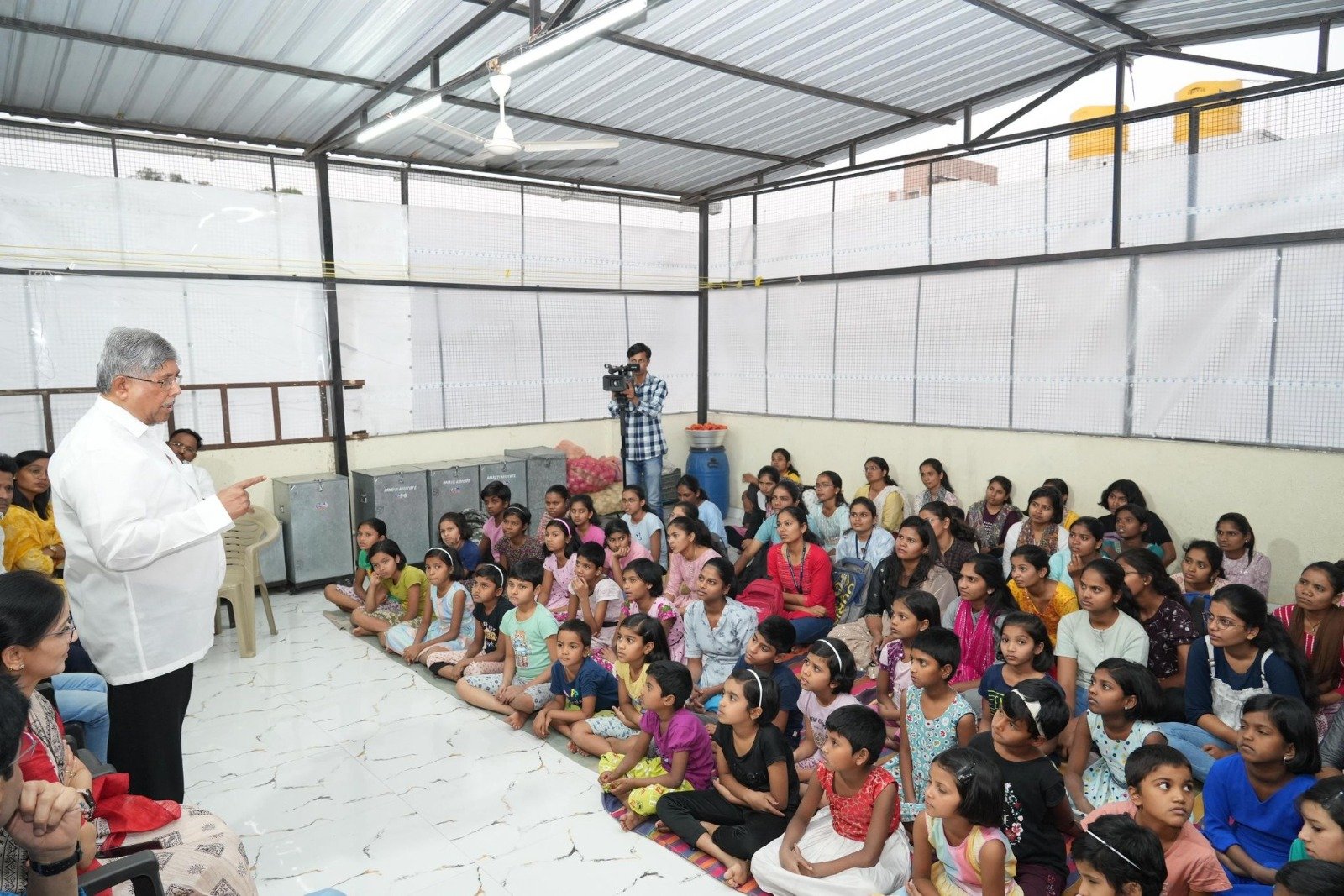 चंद्रकांत पाटील यांचा पुण्यात शिक्षणानिमित्त येणाऱ्या विद्यार्थ्यांसाठी मदतीचा हात… जिव्हाळा फाऊंडेशनच्या मदतीने विद्यार्थ्यांना पोषक आहाराचे १०० डबे सुरु*