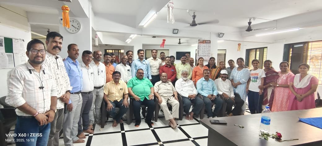 महाराष्ट्र राज्य क्रीडा शिक्षक महासंघास ठाणे जिल्ह्यातील क्रीडा शिक्षकांच्या उत्स्फूर्त प्रतिसाद.  विनाअनुदानित क्रीडा शिक्षकांना अनुदानित शिक्षकांप्रमाणे वेतन मिळालेच पाहिजे:: शरदचंद्र धारूरकर यांचे प्रतिपादन. * ठाणे जिल्ह्यातील क्रीडा व शारीरिक शिक्षण संघटना क्रीडा महासंघात सक्रिय!